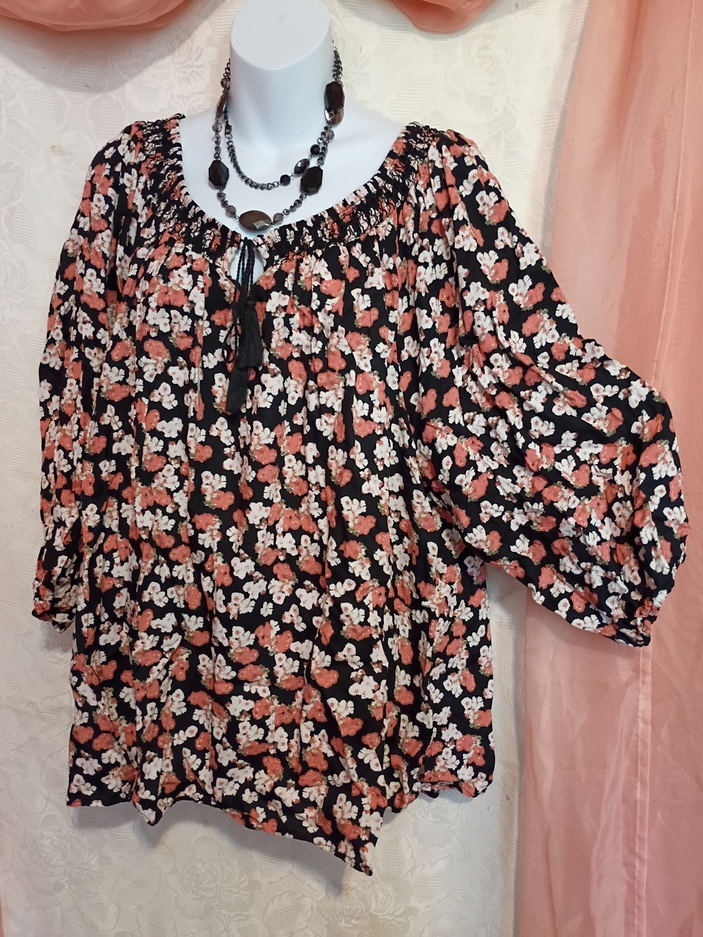 🛍️ BUNDLE ONLY🛍️Faded Glory Black Tunic with Pink & White Floral Print
